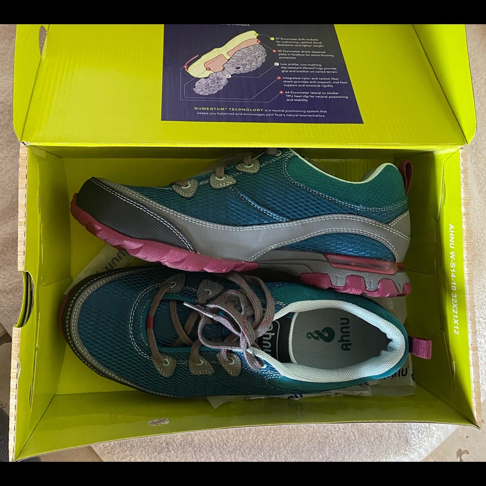 New in Box. Ahnu (by Teva) Sugarpine Airmesh hiking shoes size 9